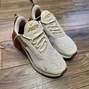 Nike Air Max 270 Sneakers